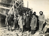 На восстановлении Петропавловского храма, где в первый год располагалась семинария