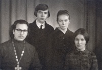 Протоиерей Александр, Борис, Татьяна и Елена Пивоваровы. 1968 год