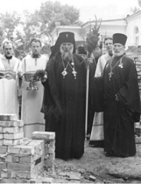 Архиепископ Гедеон (Докукин) и протоиерей Димитрий Будько на реконструкции Вознесенского собора